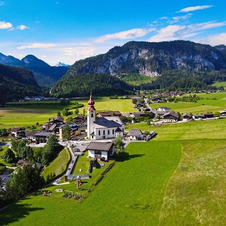 Dorfcafe Unken Hotelpension Swirtshaus Im Dorf Eksteriør bilde