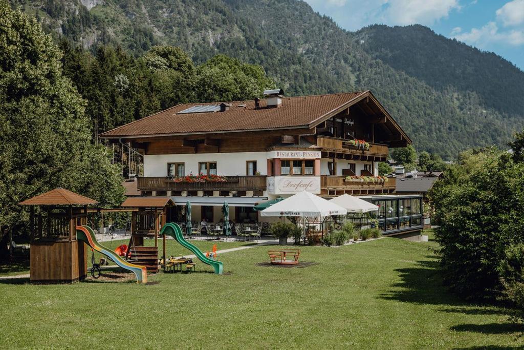 Dorfcafe Unken Hotelpension Swirtshaus Im Dorf Eksteriør bilde