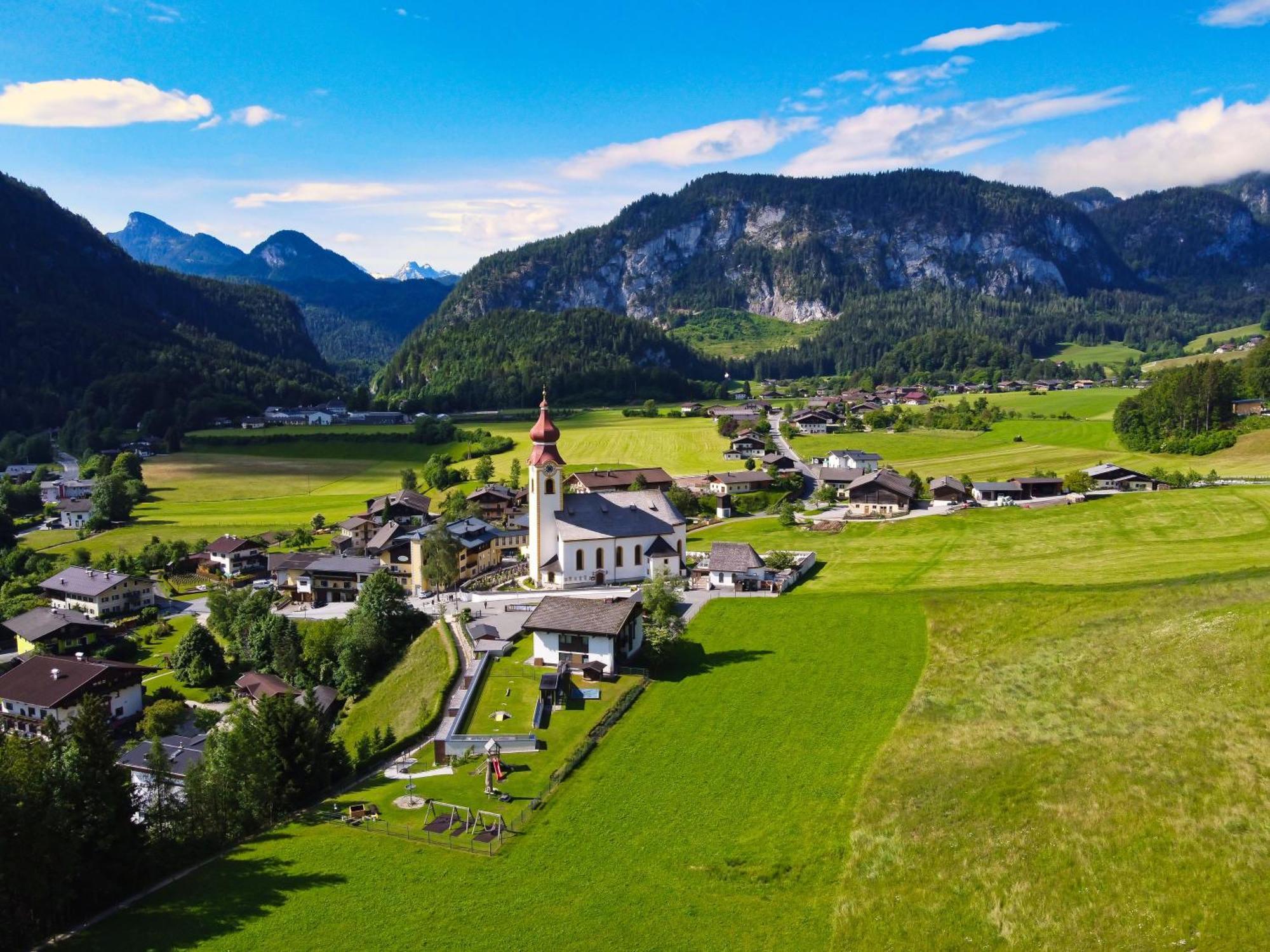 Dorfcafe Unken Hotelpension Swirtshaus Im Dorf Eksteriør bilde